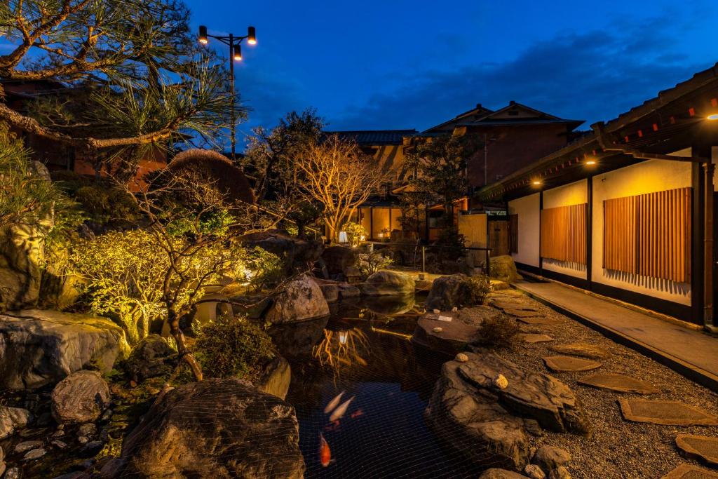 Ishinoya Izu Nagaoka Illuminated Garden Pond