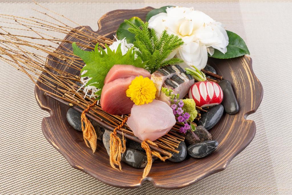 Ishinoya Izu Nagaoka Sashimi Platter