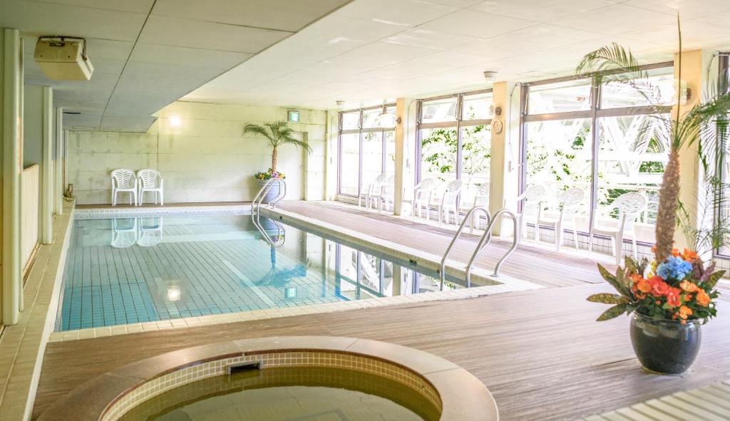 Isshinkan Indoor Pool