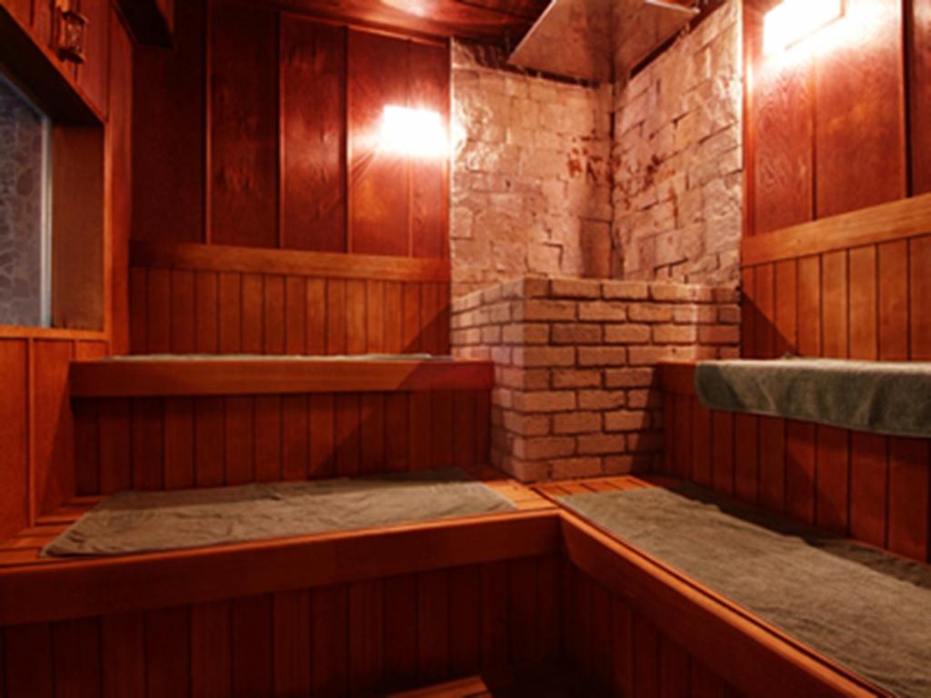Isshinkan Wood Paneled Sauna