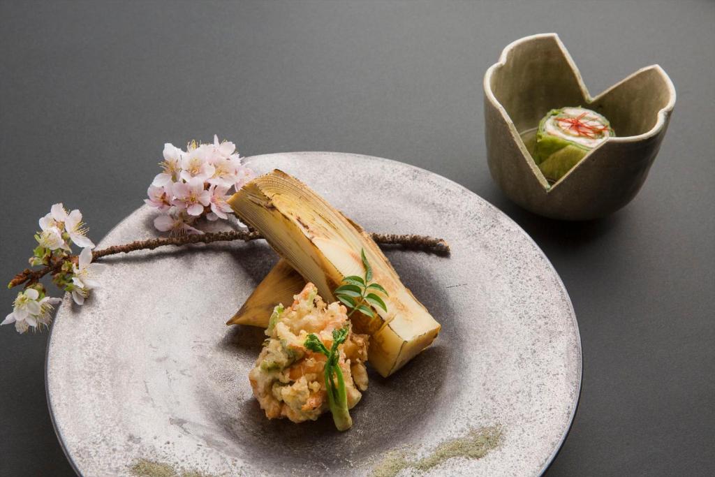 Ito Ryokuyu Kaiseki Dish