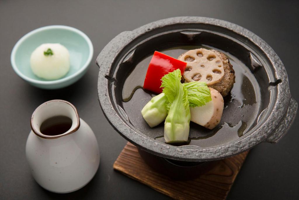 Ito Ryokuyu Kaiseki Hot Pot