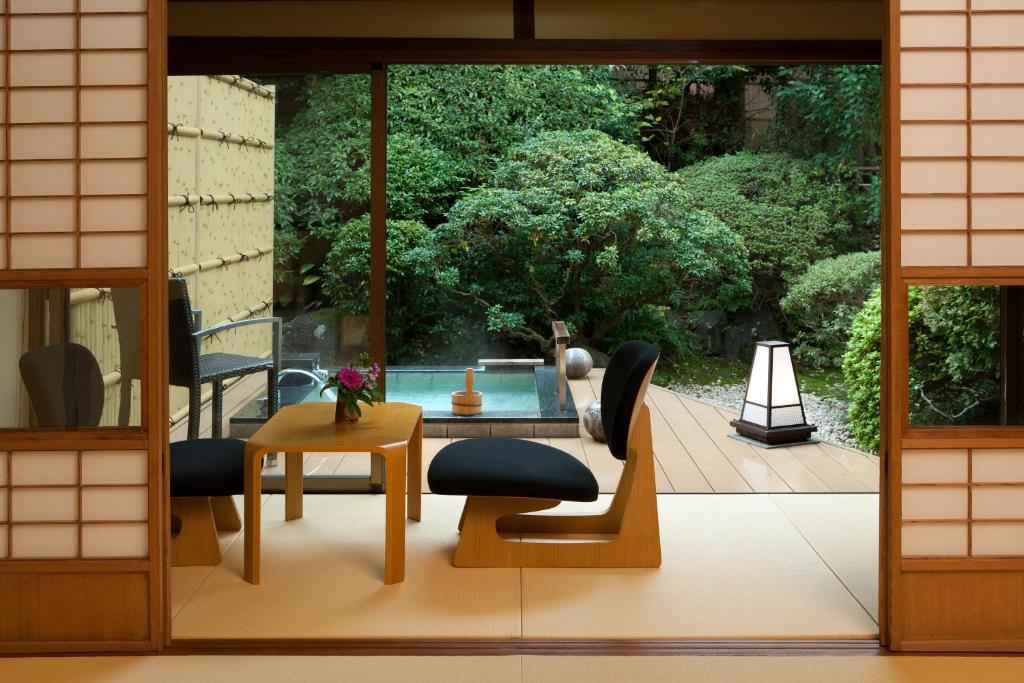 Ito Ryokuyu Tatami Room Garden View