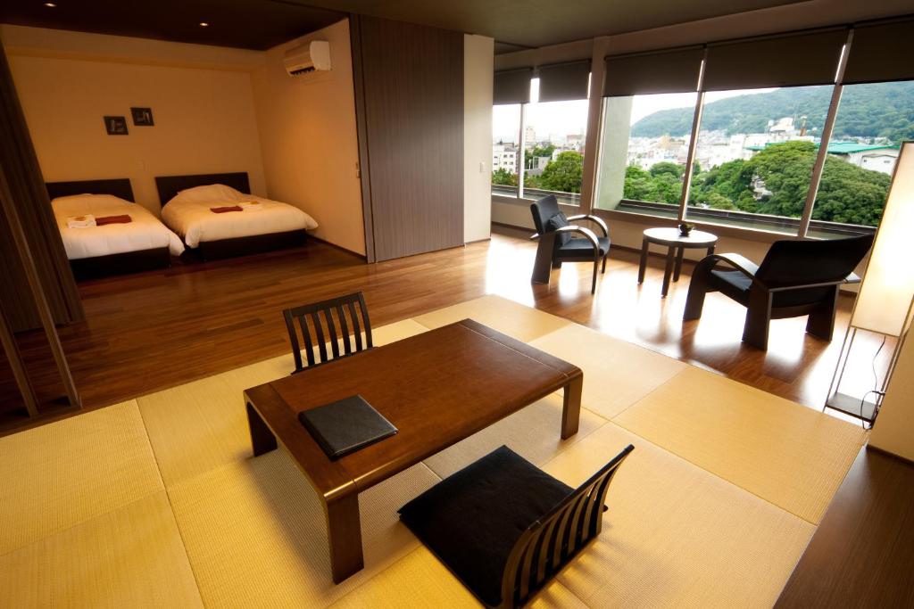 Ito Yukitei Tatami Room
