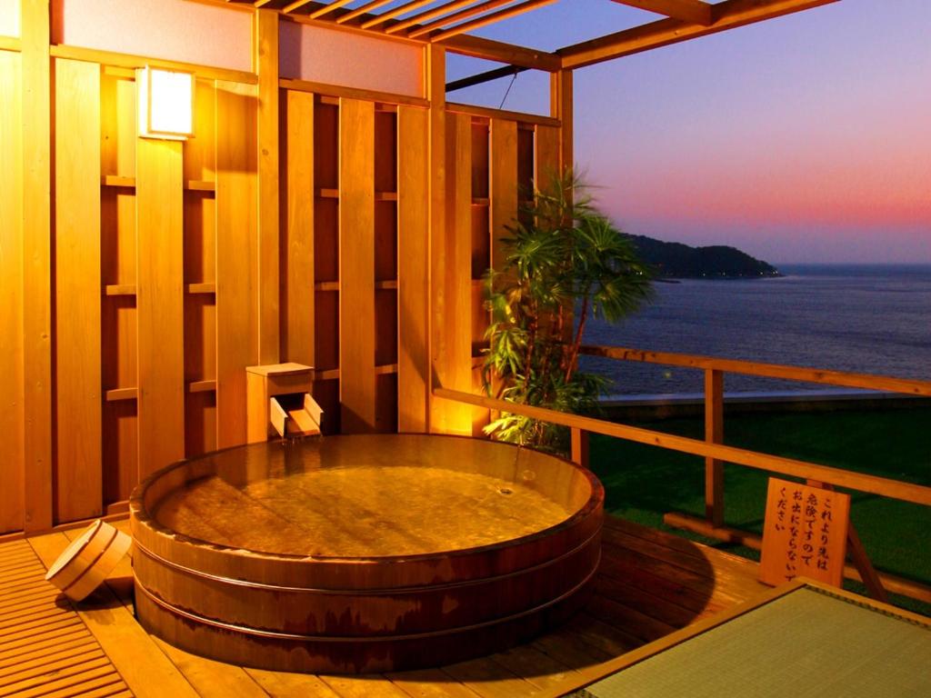 Itoen Hotel Toi Ocean View Onsen Bath