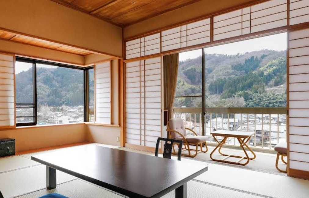 Izanro Iwasaki Tatami Room