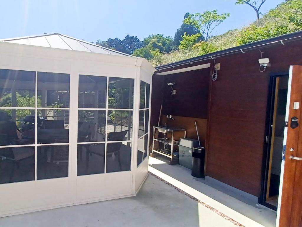 Izu Coco Glamping Resort Courtyard