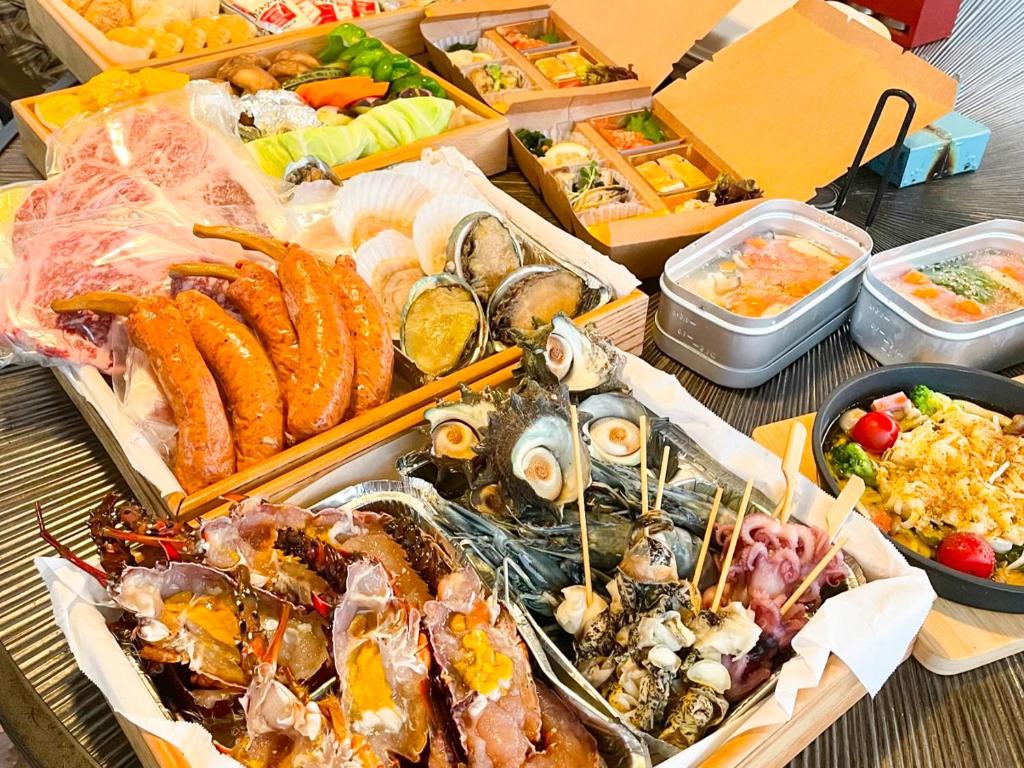 Izu Coco Glamping Resort Seafood Bbq Meal