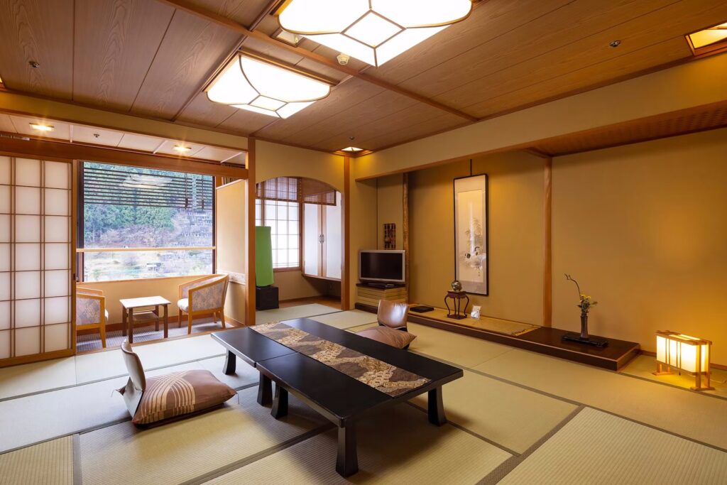 Izutsuya Ryokan Tatami Room