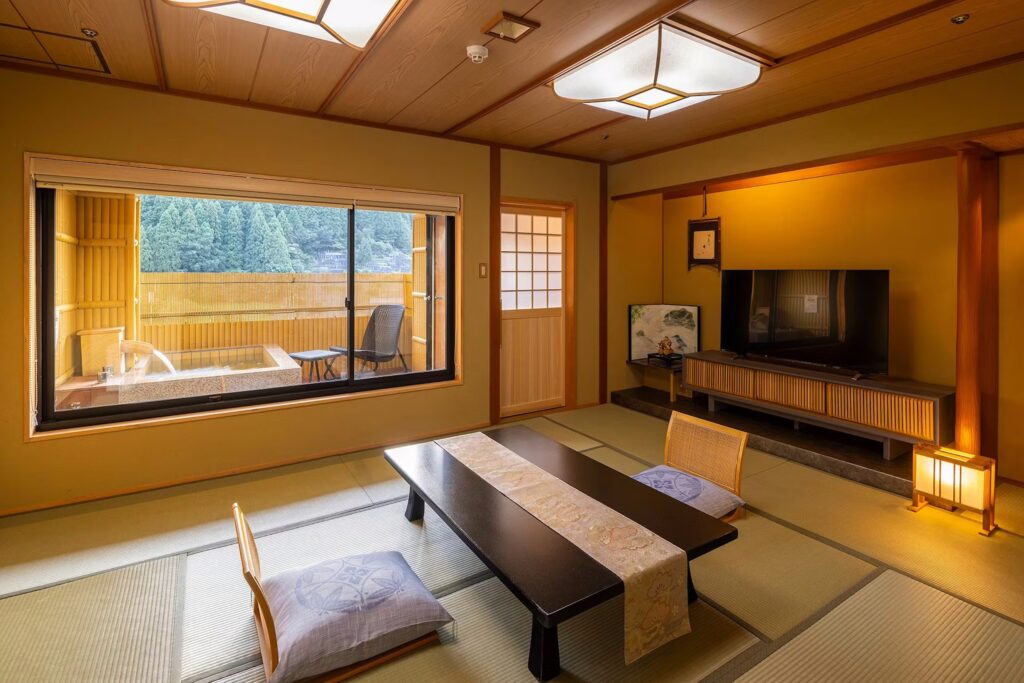 Izutsuya Ryokan Tatami Room