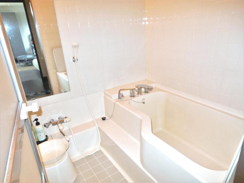 J Garden Bathroom