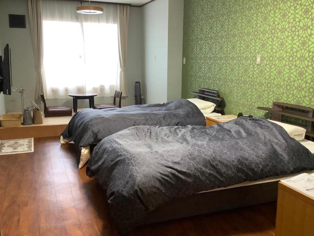 Joshin No Sato Hibikino Twin Bedroom
