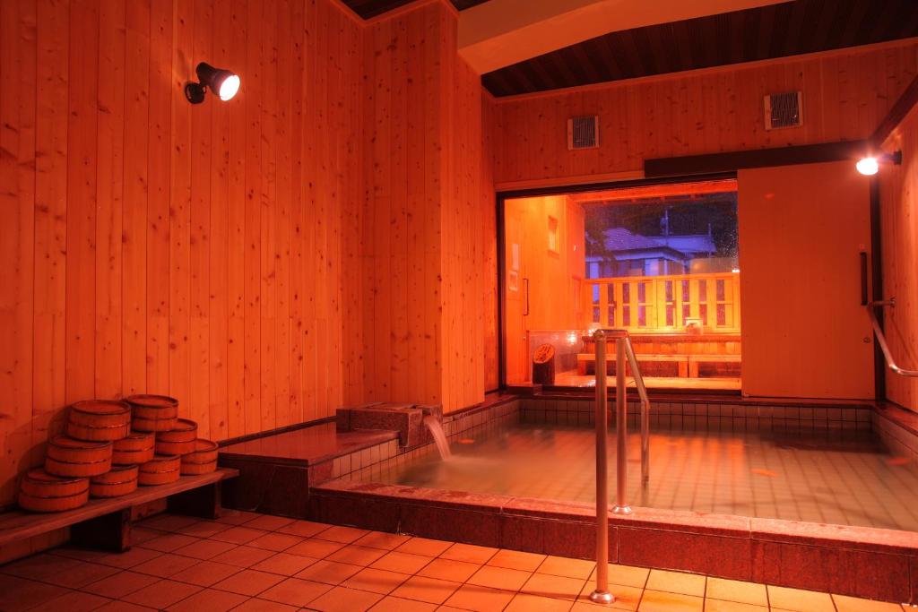 Kaido Roman Onyado Tsutaya Indoor Onsen Bath
