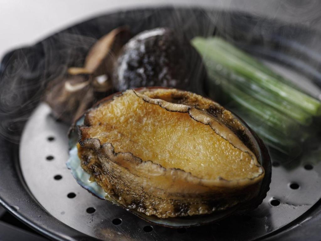 Kamenoi Hotel Atami Annex Steamed Abalone