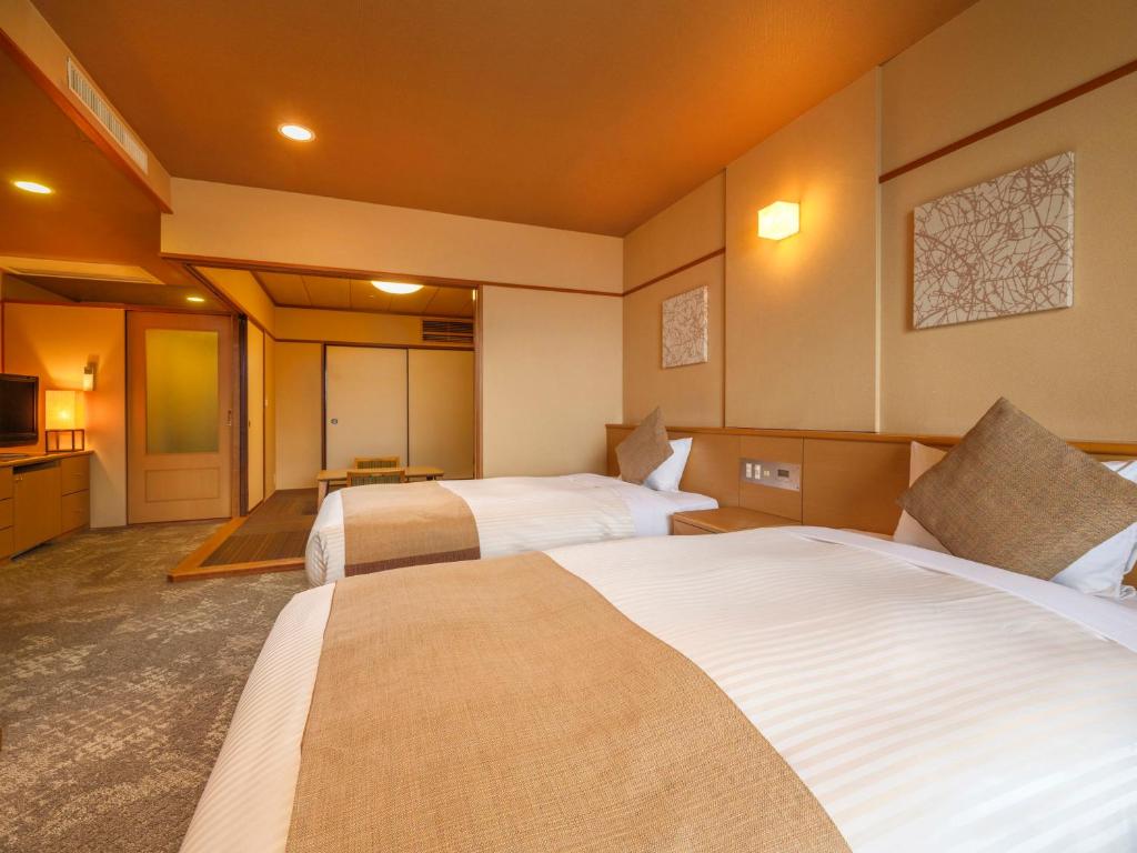 Kamenoi Hotel Atami Japanese Western Room