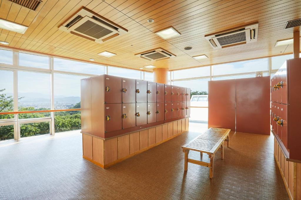 Kamenoi Hotel Fukui Locker Room