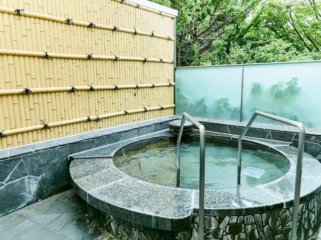 Kamenoi Hotel Hikone Outdoor Onsen