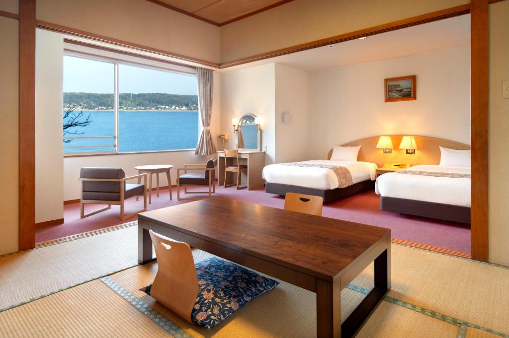 Kamenoi Hotel Itako Tatami Room