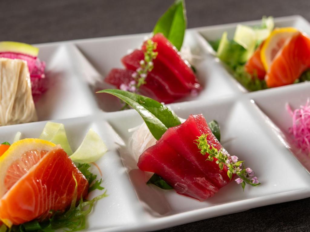 Kamenoi Hotel Kitsuregawa Sashimi Platter