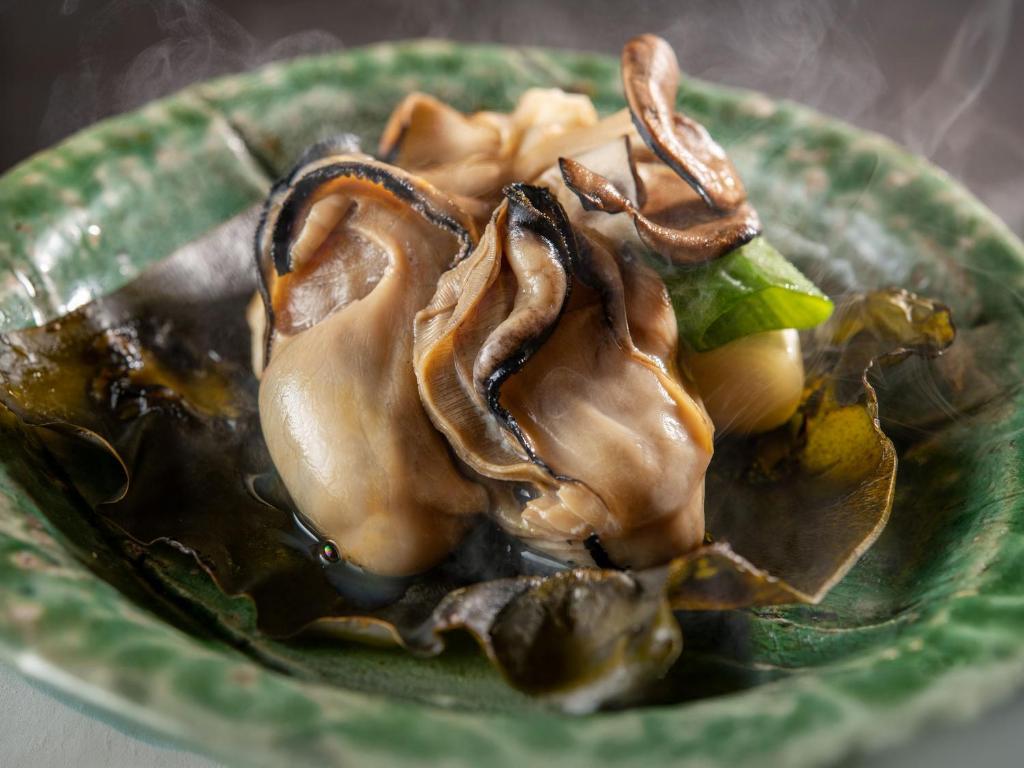 Kamenoi Hotel Kitsuregawa Steamed Oysters