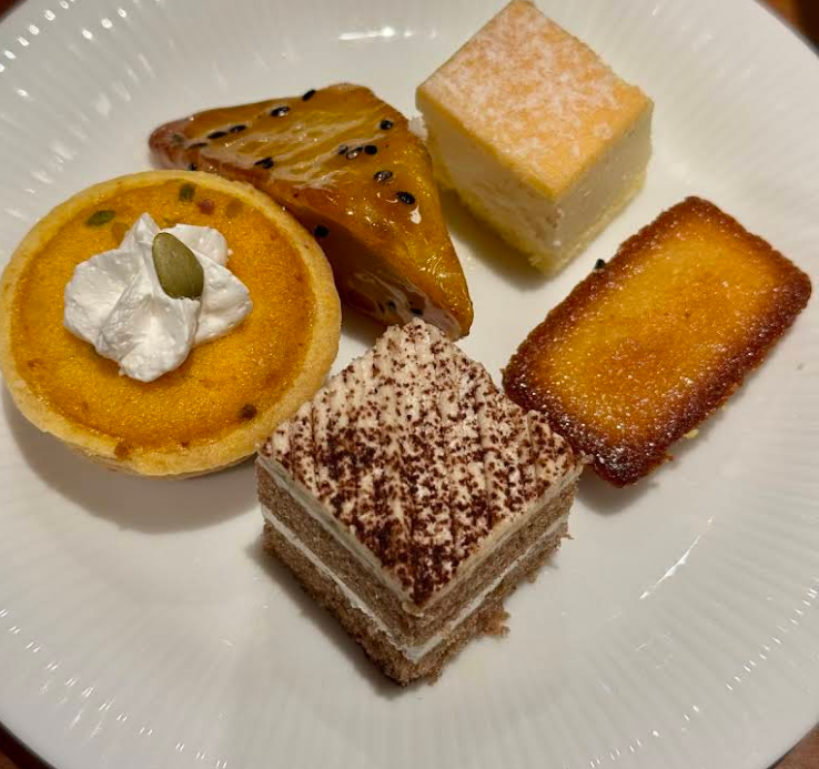 Kamenoi Hotel Kusatsu Yubatake Dessert Plate