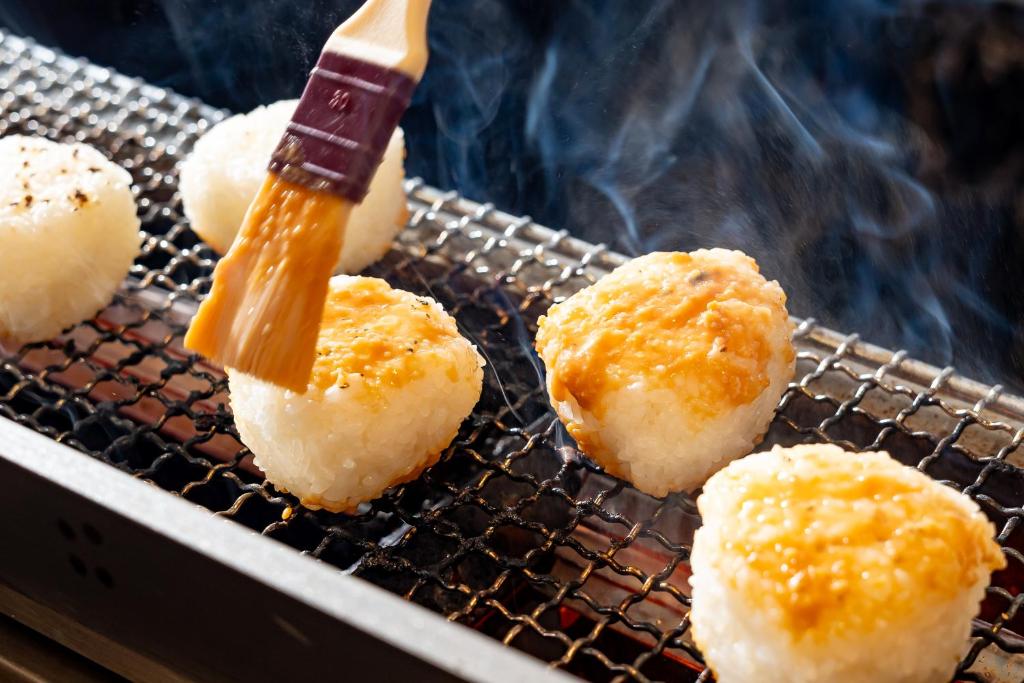 Kamenoi Hotel Kusatsu Yubatake Grilled Rice Balls