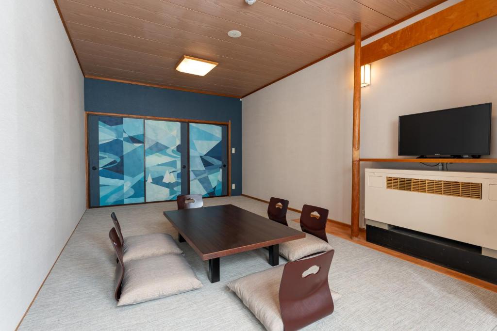 Kamenoi Hotel Kusatsu Yubatake Japanese Room