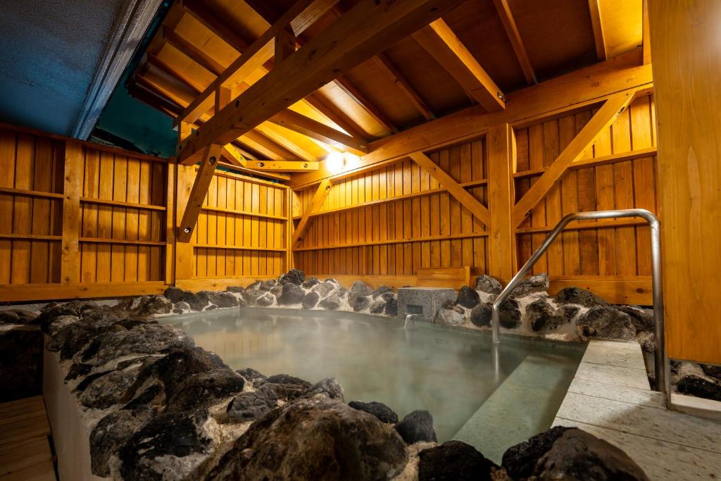 Kamenoi Hotel Kusatsu Yubatake Onsen Bath