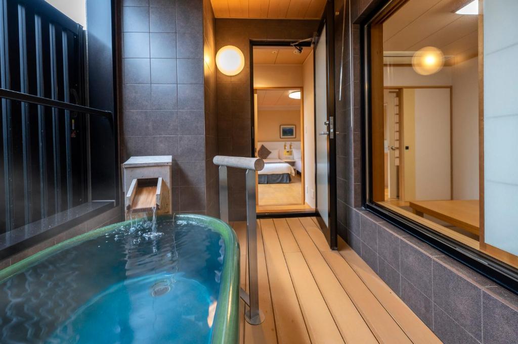 Kamenoi Hotel Ome Private Open Air Bath Room