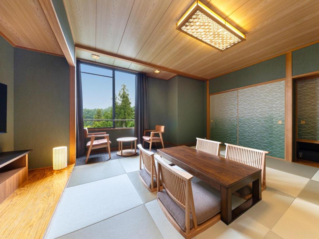 Kamenoi Hotel Ome Tatami Room