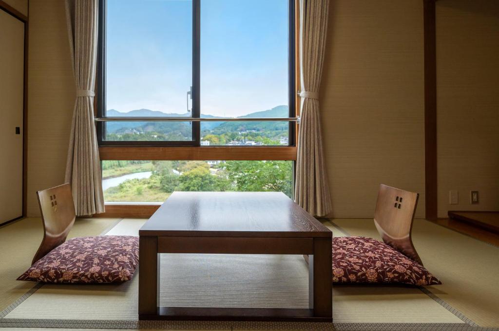 Kamenoi Hotel Ome Tatami Room