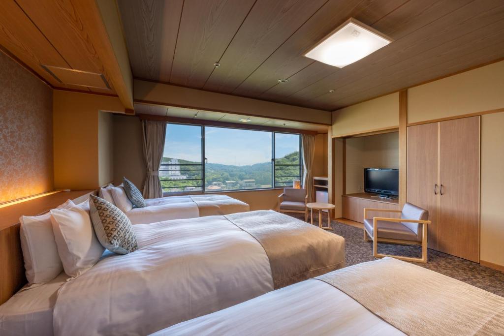 Kamenoi Hotel Toba Japanese Western Room