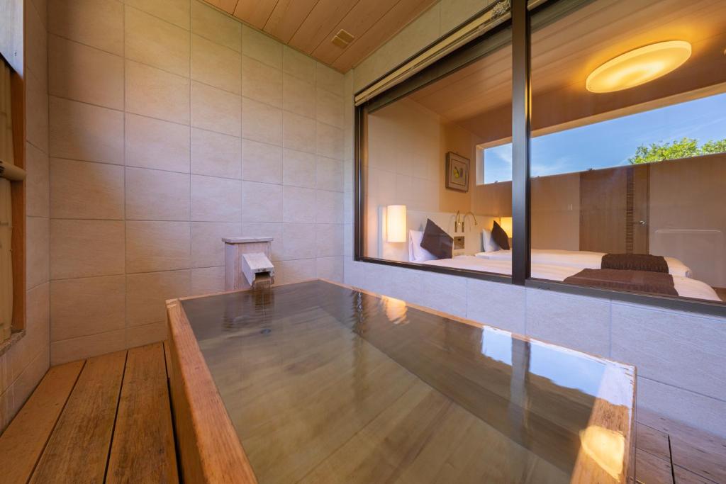 Kamenoi Hotel Toba Private Onsen Room