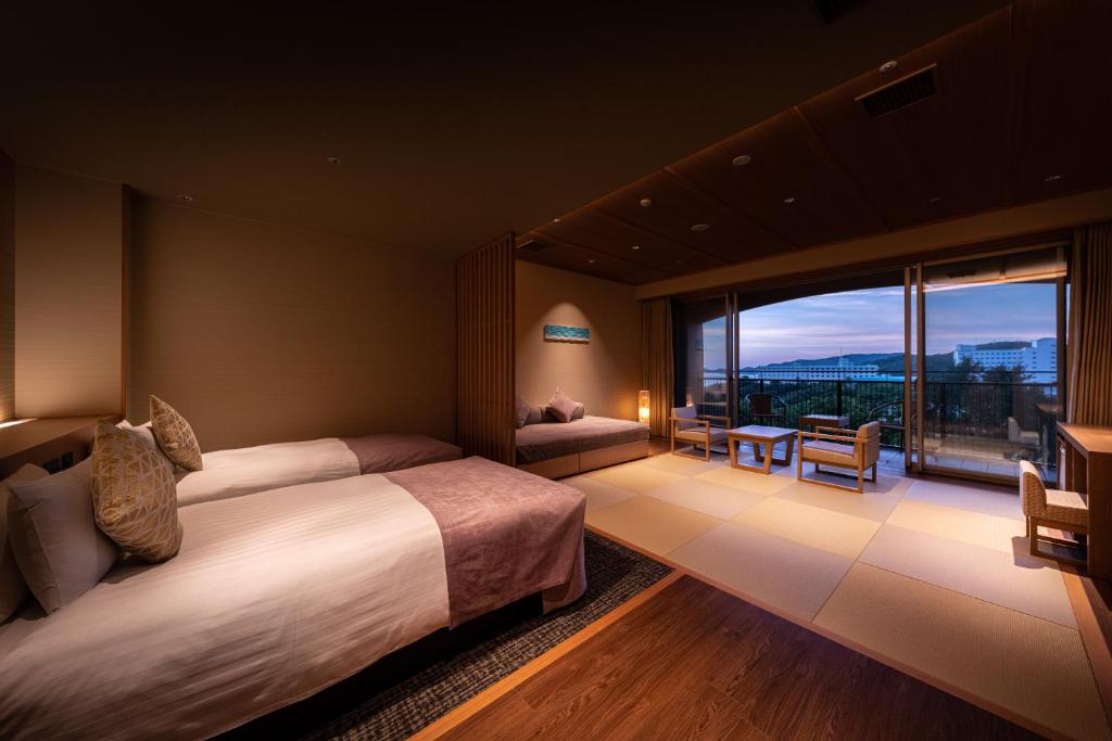Kamenoi Hotel Toba Tatami Room