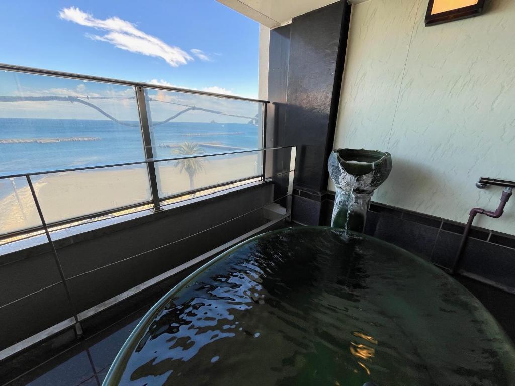 Kameya Rakan Ocean View Onsen Bath