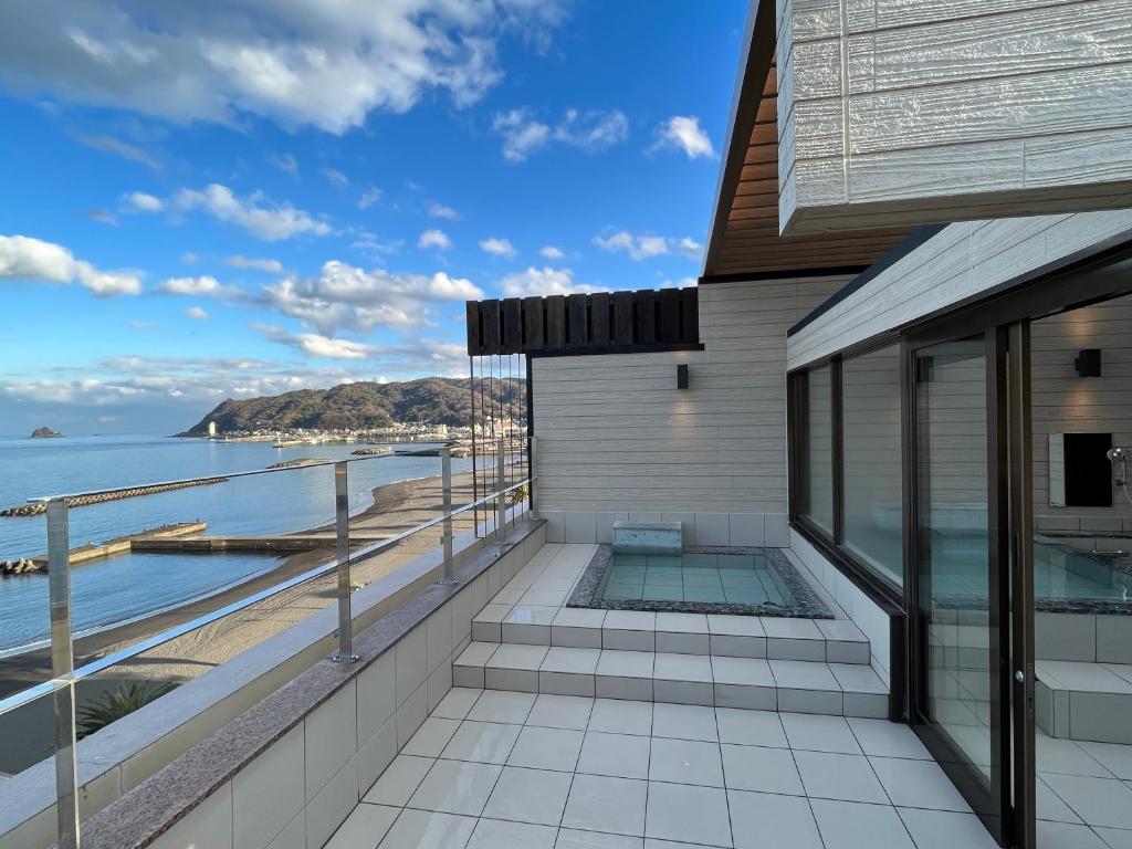 Kameya Rakan Ocean View Private Onsen