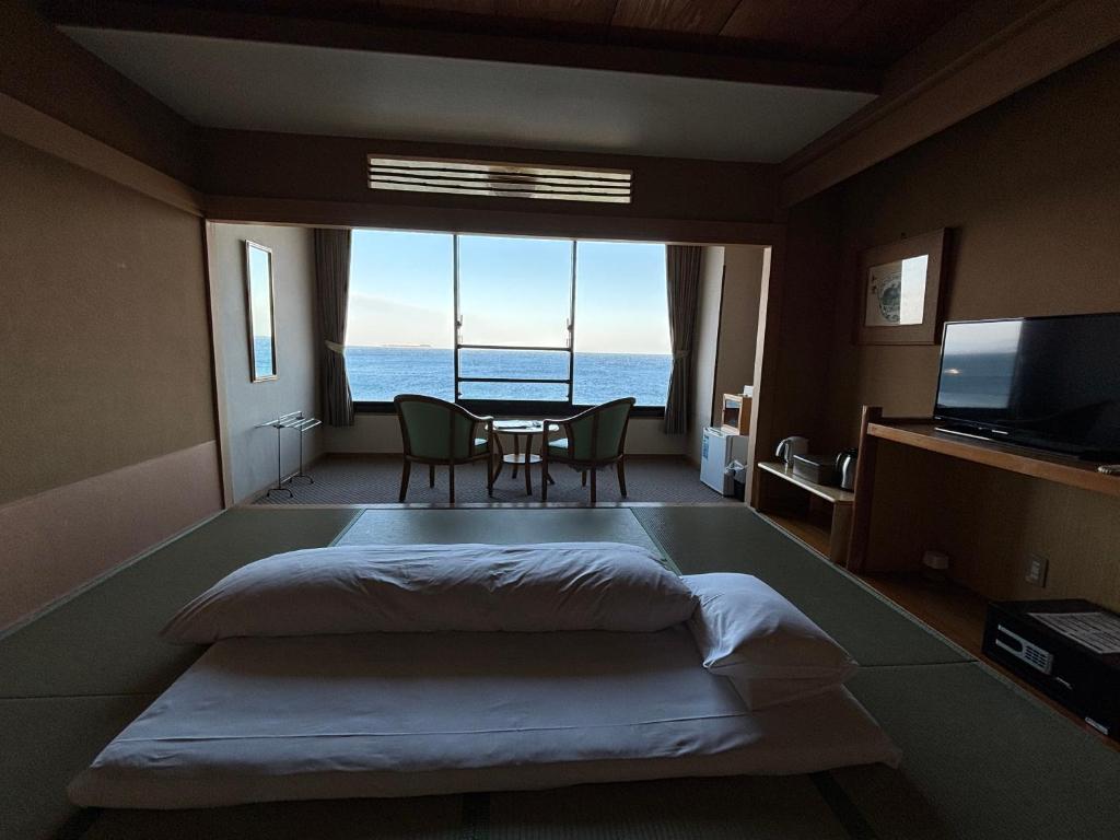 Kameya Rakan Ocean View Tatami Room