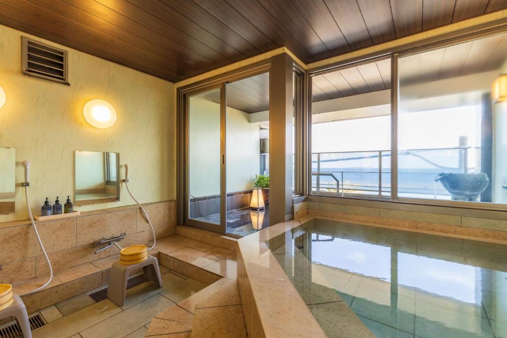 Kameya Rakan Private Onsen Bath