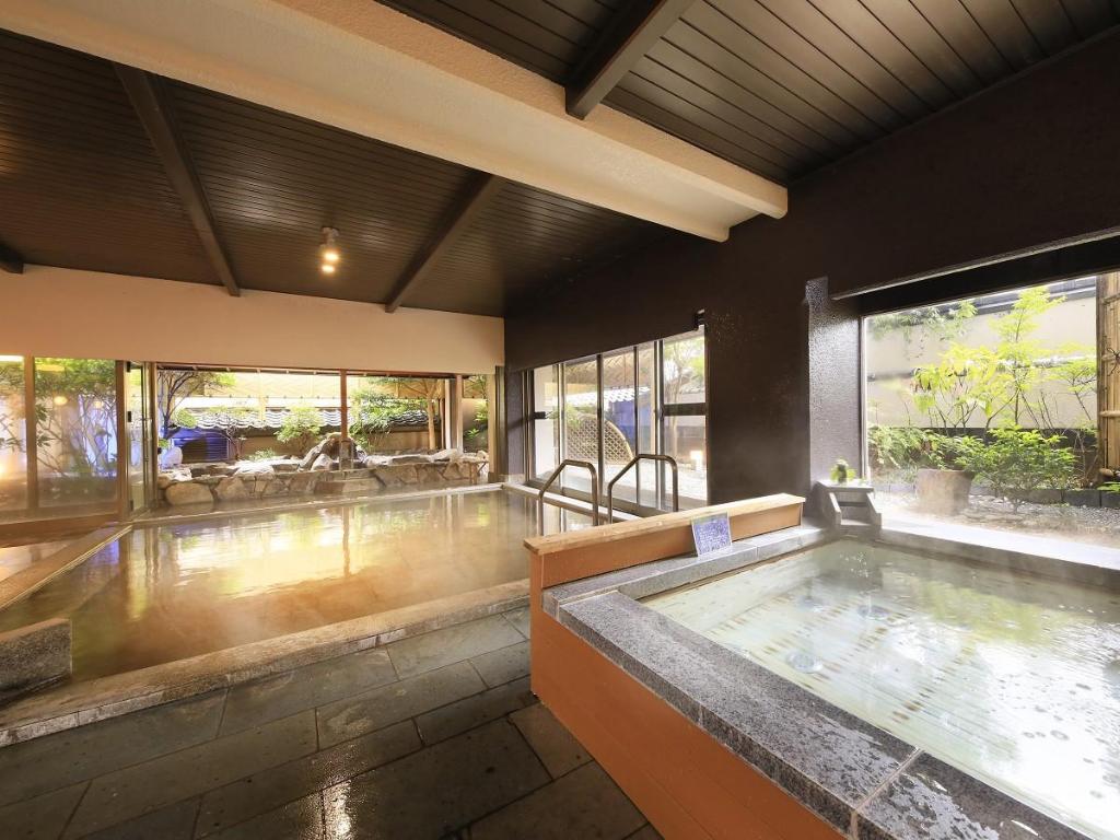 Kamisuwa Onsen Hama No Yu Indoor Onsen Bath
