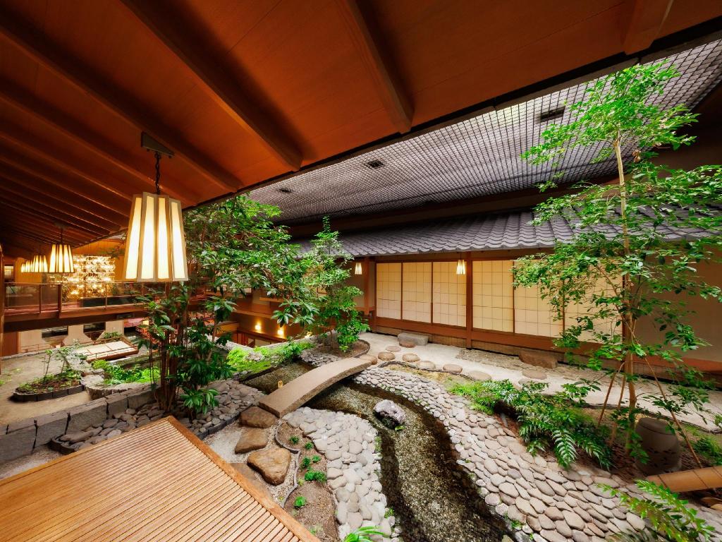Kamisuwa Onsen Hama No Yu Japanese Garden Courtyard