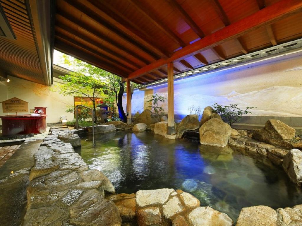 Kamisuwa Onsen Hama No Yu Open Air Bath
