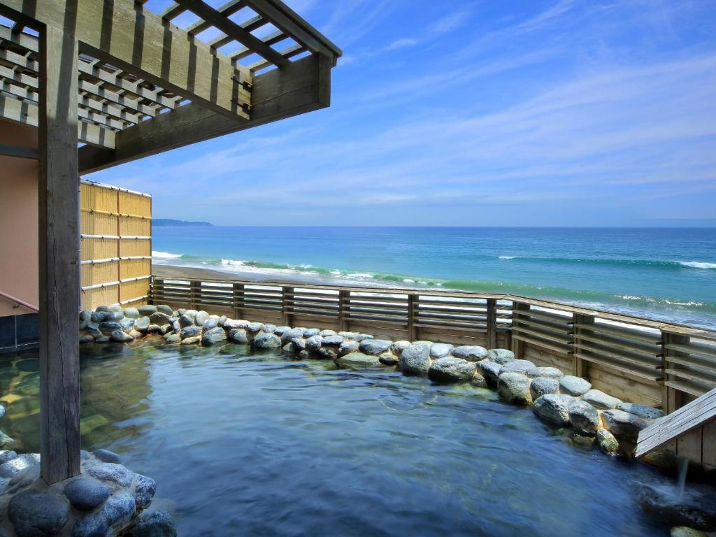 Kamogawa Grand Hotel Oceanfront Onsen