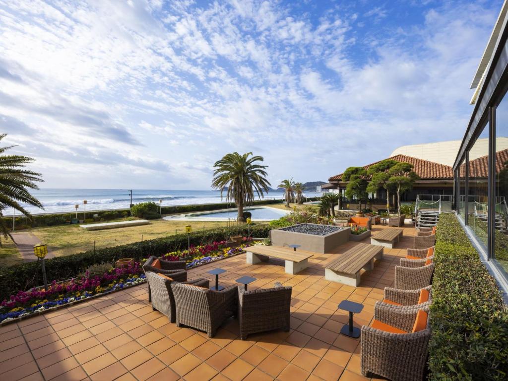Kamogawa Grand Hotel Oceanfront Terrace