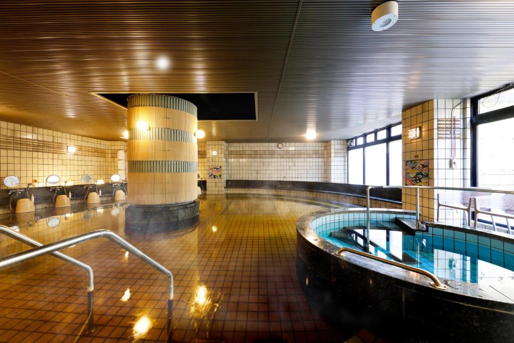 Kanazawa Hakuchoro Hotel Sanraku Indoor Onsen Bath