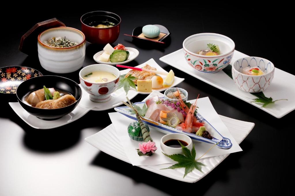 Kanazawa Hakuchoro Hotel Sanraku Kaiseki Meal