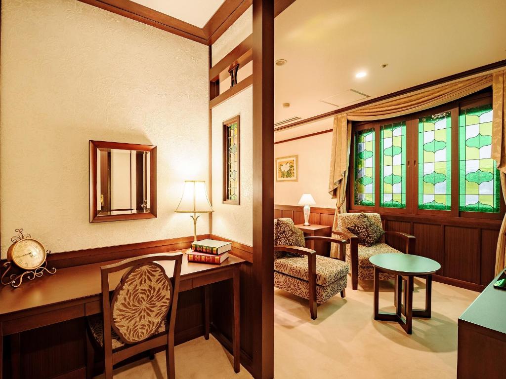 Kanazawa Hakuchoro Hotel Sanraku Seating Room