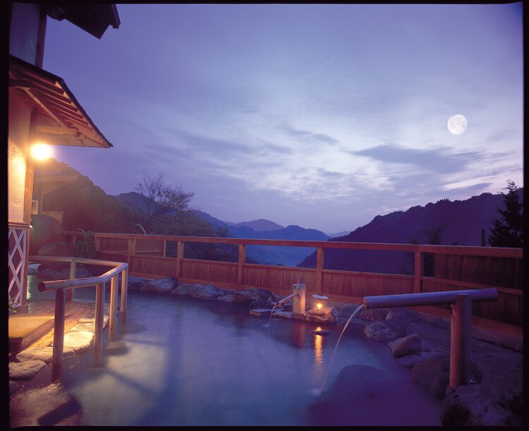 Kannon Onsen Outdoor Hot Spring Night
