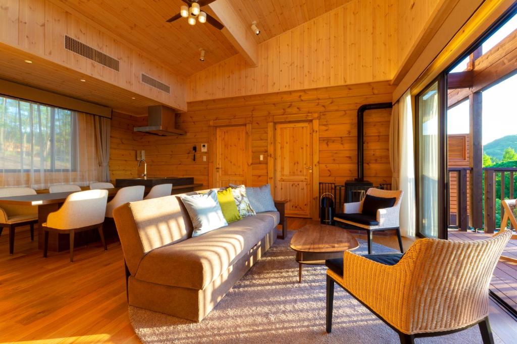 Karuizawa Asama Prince Hotel Wooden Suite Living Room