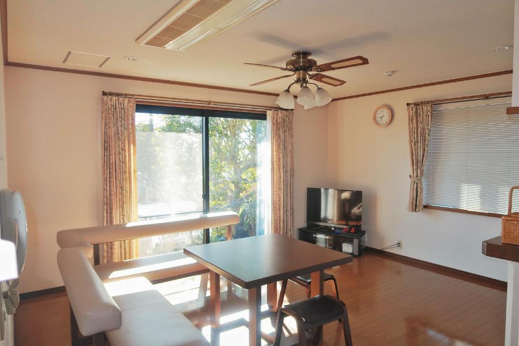 Kashibesso Hanatsumori Izu Kogen Living Room