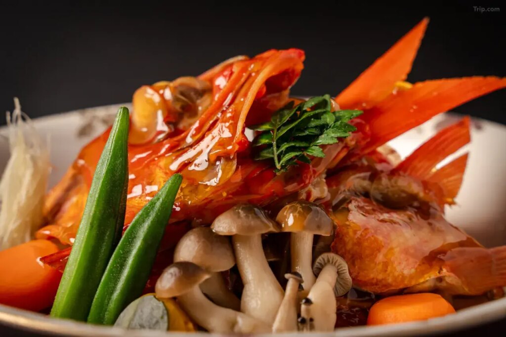 Kashikojima Hojoen Braised Fish Dish